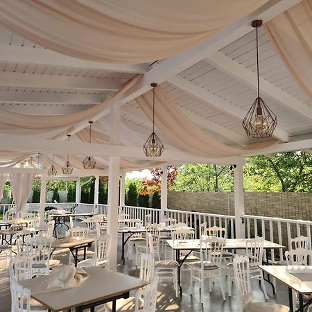 Candy Pensiune&Restaurant Dumbrava Roşie 外观 照片